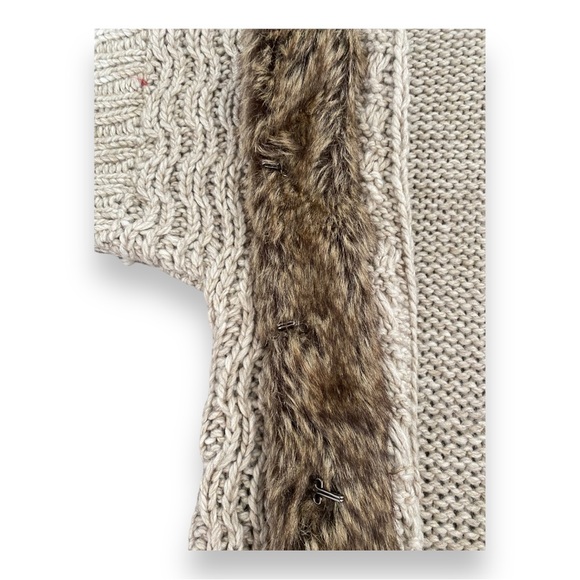 APT. 9 Faux Fur Short Sleeve Women’s Wool Blend Cardigan Sweater - Picture 5 of 6